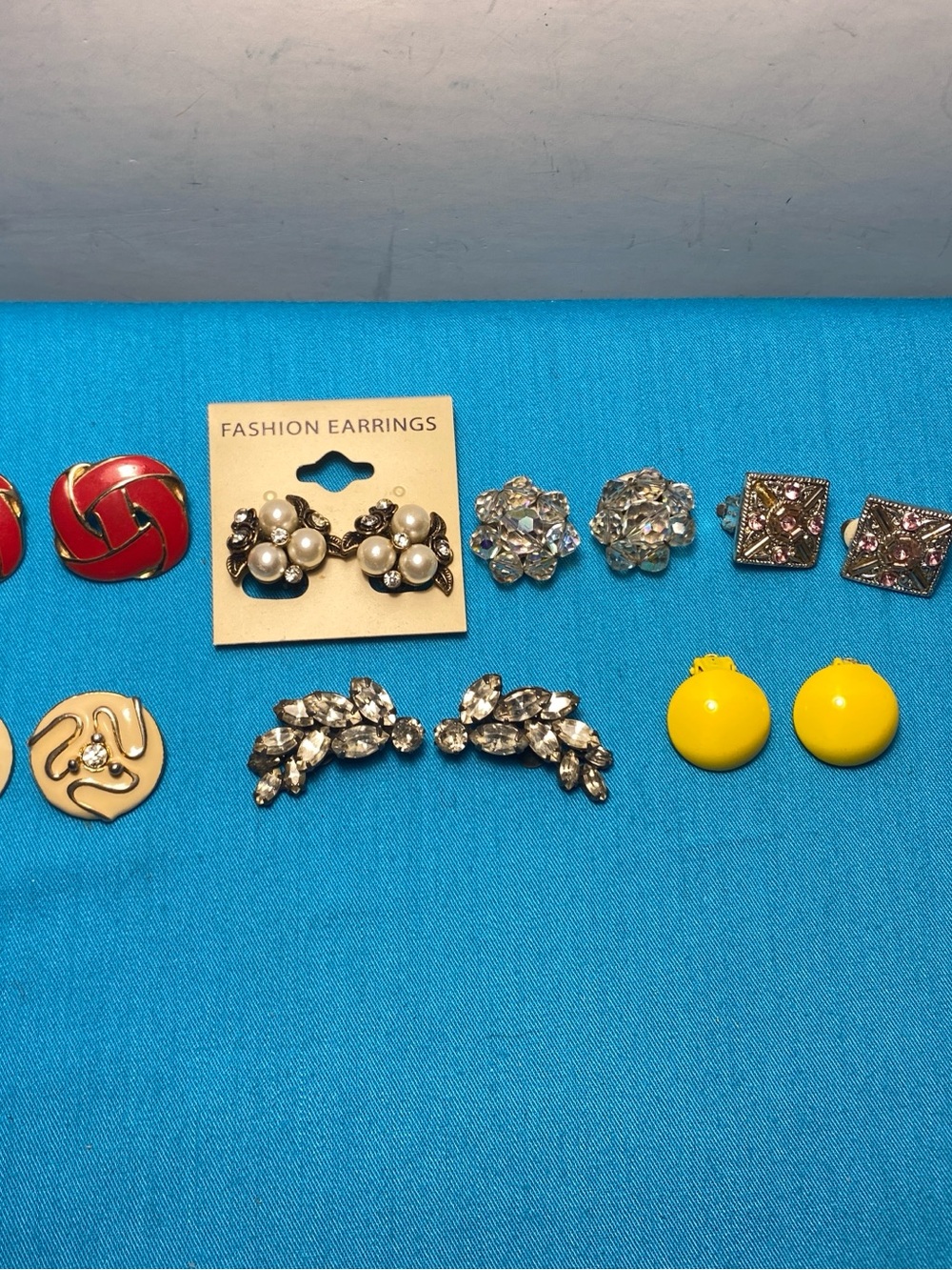 Lot of 7 Clip On Earrings vintage Weiss